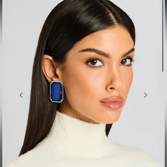 RETROFETE KELSEY GEMSTONE EARRINGS
NEW IN BOX - Picture 1 of 4